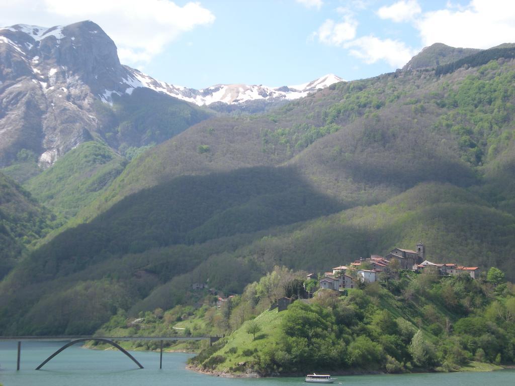 Agriturismo Braccicorti Hotel Pieve Fosciana ภายนอก รูปภาพ