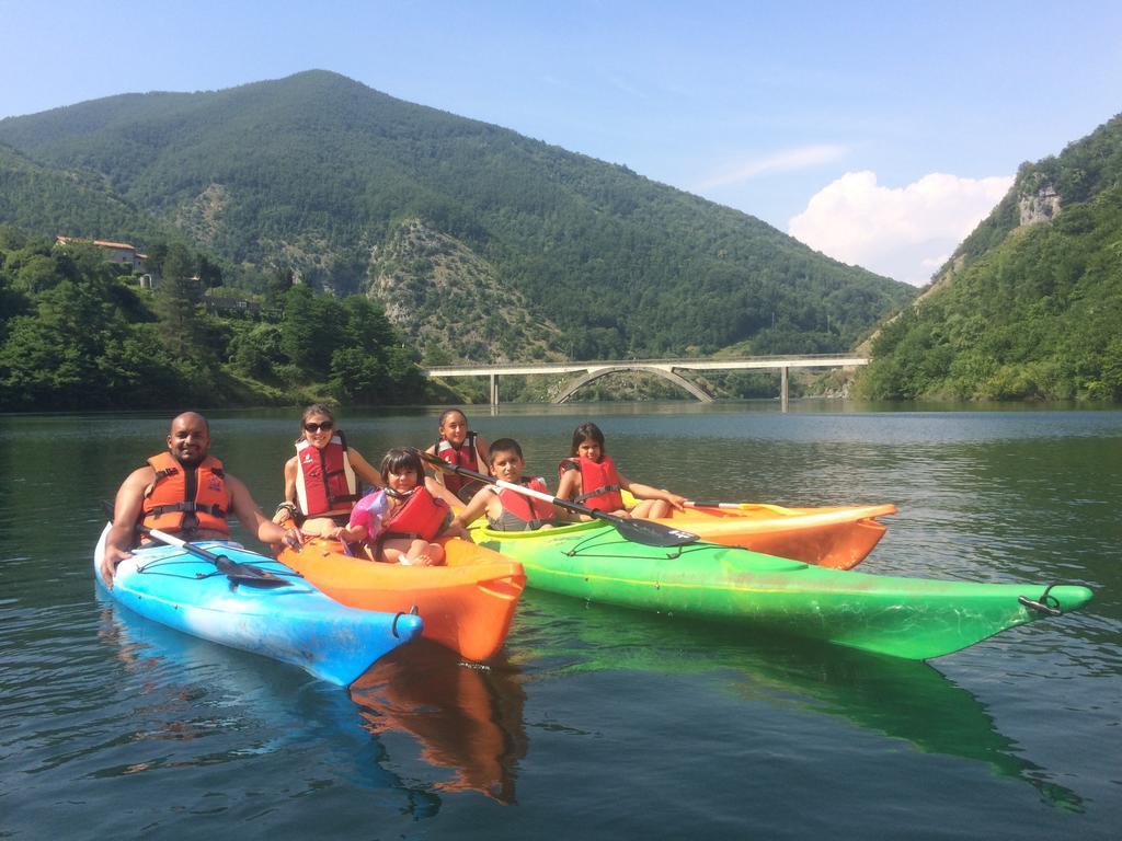 Agriturismo Braccicorti Hotel Pieve Fosciana ภายนอก รูปภาพ