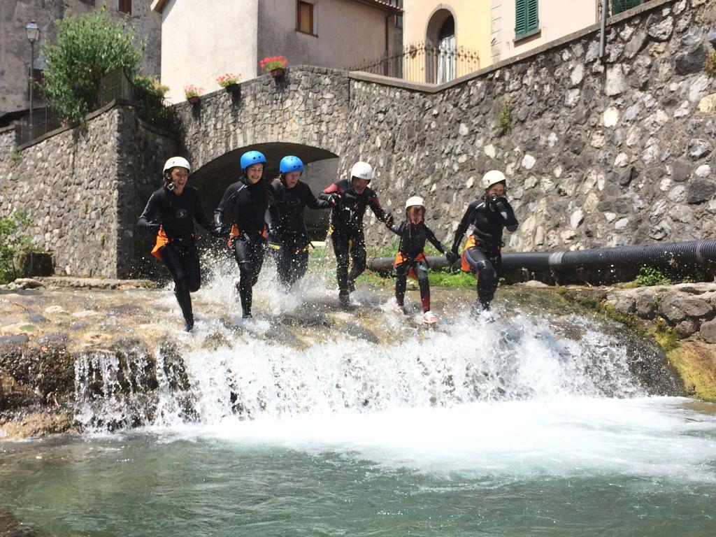Agriturismo Braccicorti Hotel Pieve Fosciana ภายนอก รูปภาพ
